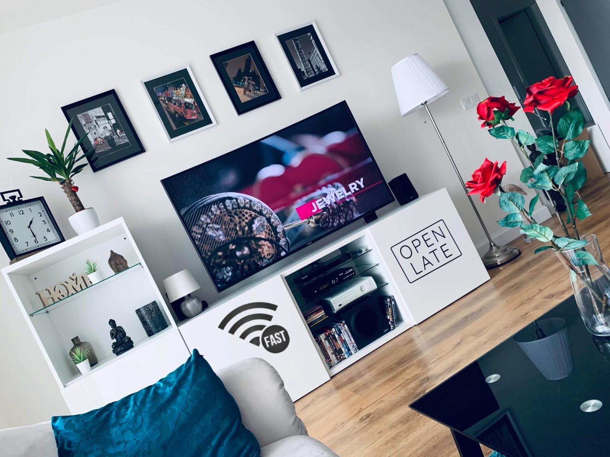 E1 Luxury Oldtown Apt - 2X Parking, Foodstore, Pcscreen, Netflix, Unlimited Music, Crib, Babychair, Fastwifi, Aircon Apartman Kassa Kültér fotó